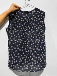 Chic Sleeveless Floral Print Top