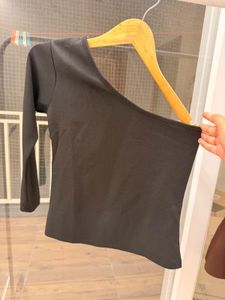 Black One-Shoulder Top