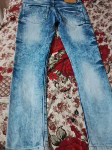 Stylish Blue Wash Jeans