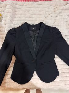 H&amp;M Chic Black Blazer