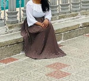 Elegant Pleated Maxi Skirt – Brown