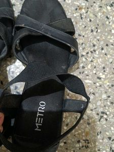 Black Elastic Strap Sandals