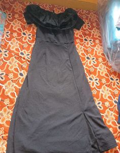 Elegant Black Off-Shoulder Maxi Dress