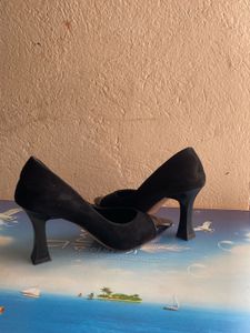 Elegant Black Suede Heels