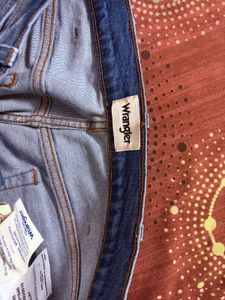 Wrangler Straight Fit Jeans