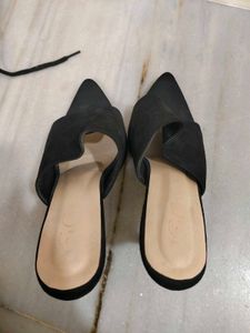 Black Mule heels - Pointed Toe