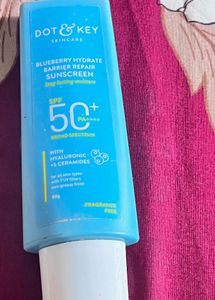 Dot & Key Blueberry Hydrate Sunscreen SPF 50+