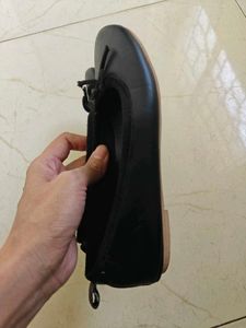 Black Ballet Flats with Bow Detail
