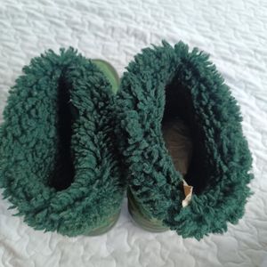 Auth Ugg fur top forest green suede boots