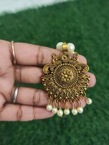 Pearl &amp; Gold Pendant Necklace