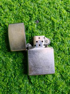 Authentic Zippo Lighter – Classic Plain Brushed /