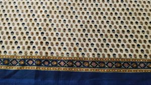 Elegant Paisley Print Saree