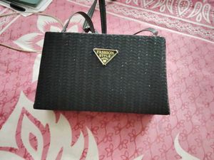 31.Chic Black Glitter Clutch Bag