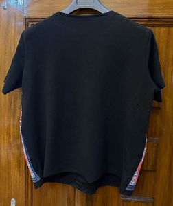 Zaara Black T-Shirt with Side Pattern