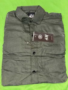 H&M Men's Classic Olive Green Shirt
