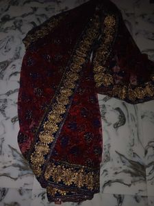 Elegant Embroidered Saree 🌹