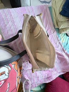 Stylish Handbag with Unique Design