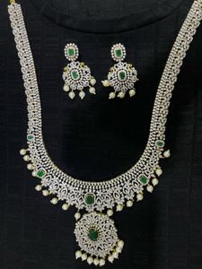 Exquisite Kundan Necklace &amp; Earring Set