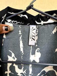women's Black &amp; White Abstract Print three quarter