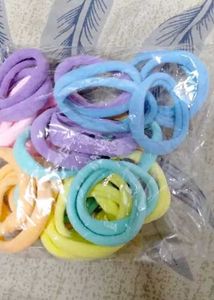 100 pcs of rubber band for females....