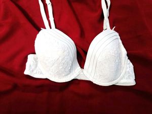 🇳🇿💫🎀Elegant White Lace Padded Bra