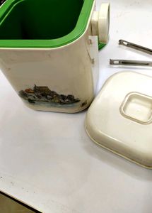 Milton Icepan With steel Tongs