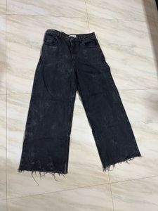 Stylish Grey Wide-Leg Jeans