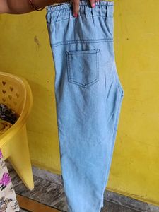 a denim jeans with