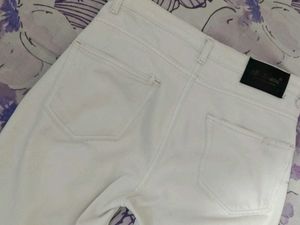White straight Leg Jeans