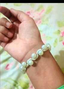 Elegant Pearl Bracelet