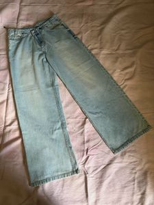 White-washed light blue jeans size-30