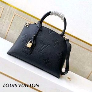 Louis Vuitton Petit Palais handbag in black Monogr