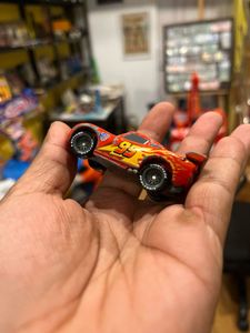Lightning mcqueen 2011 Takara Tomy