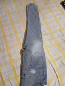 Grey 🩶 Jeans 👖