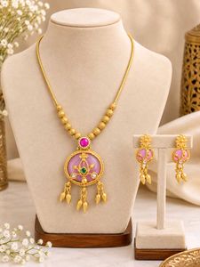 Exquisite Traditional Necklace & Earring Set