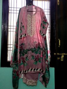 Brand New Pakistani Pink Floral Kurta Set