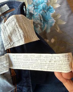 Zara Dark Wash Skinny Jeans (USA 8)