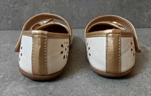 Baby Girls White &amp; Gold Bow Shoes