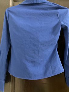 Navy blue clinched shirt