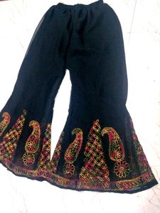 🆕💥30₹ Off Chikenkari Embroidered Palazzo