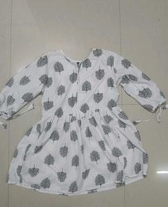 Elegant White Kurta with Black Tree Print