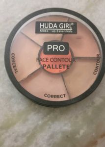 Maybelline &amp; Huda Girl Makeup Palette