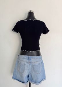Cute Black Lettuce Trim Crop Top