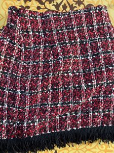 Chic Tweed Skirt with Fringe