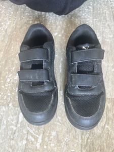 Original Puma Black Shoes (Hardly wore)