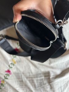 H&amp;M Black Shoulder Bag With Sling And Pouch