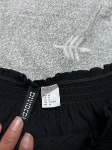 H&amp;M Black Off-the-Shoulder Blouse
