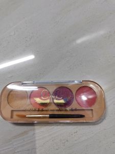 Brand New Cuff N Lashes 4 In 1 Eyeshdow Pallete