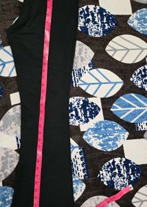 Black hem slit pants