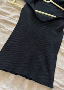 Black Ribbed Collared Sleeveless Top